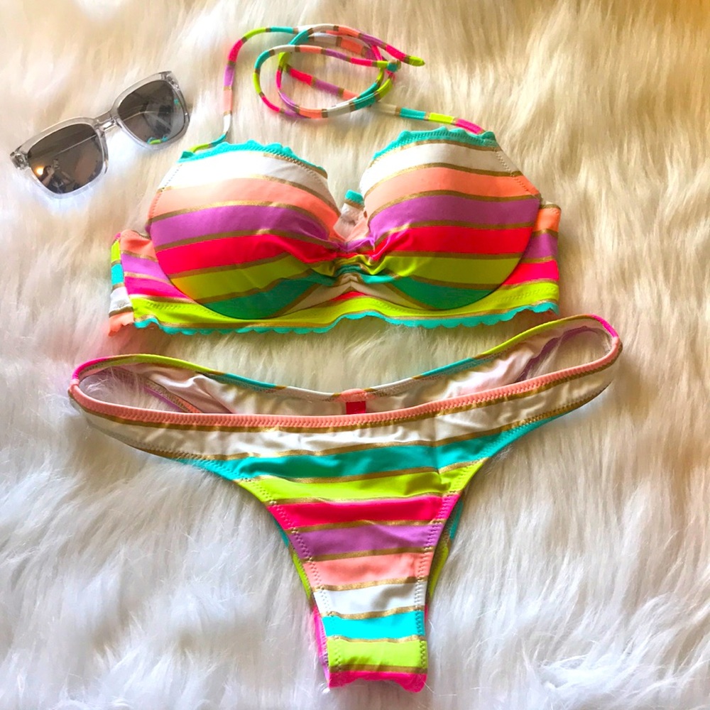 Victoria’s Secret bikini